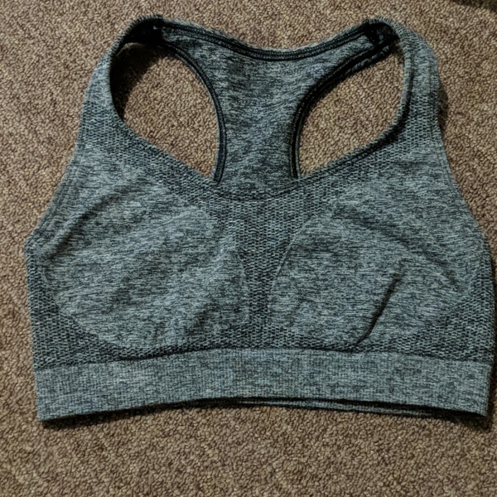 Daskin sports bra size medium